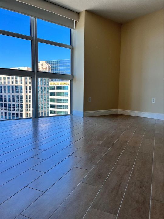 For Sale: $445,000 (1 beds, 1 baths, 820 Square Feet)