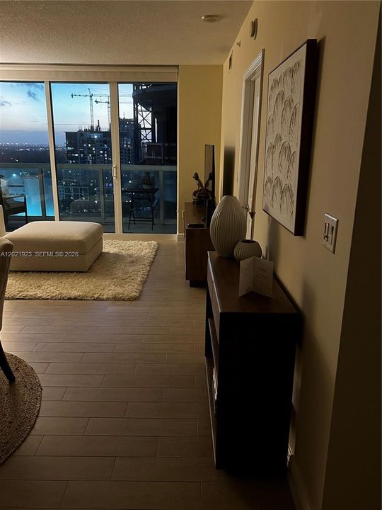 For Sale: $445,000 (1 beds, 1 baths, 820 Square Feet)