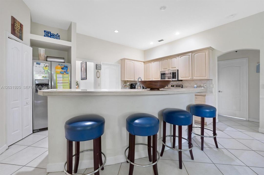 Bar/Kitchen1