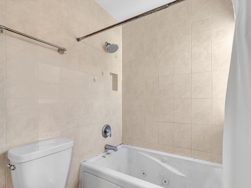 Shower/Tub