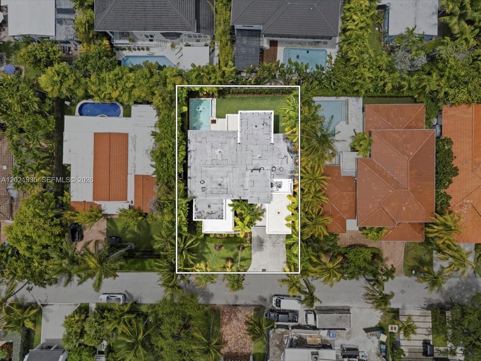 En Renta: $28,500 (5 camas, 5 baños, 3650 Pies cuadrados)