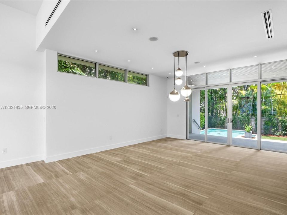 En Renta: $28,500 (5 camas, 5 baños, 3650 Pies cuadrados)
