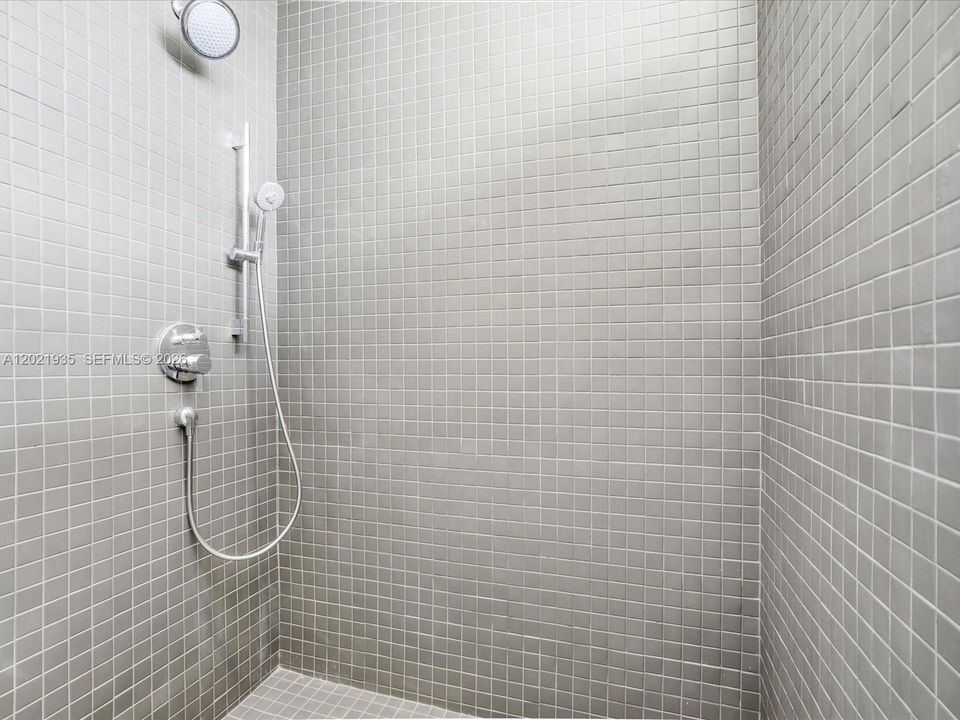 En Renta: $28,500 (5 camas, 5 baños, 3650 Pies cuadrados)