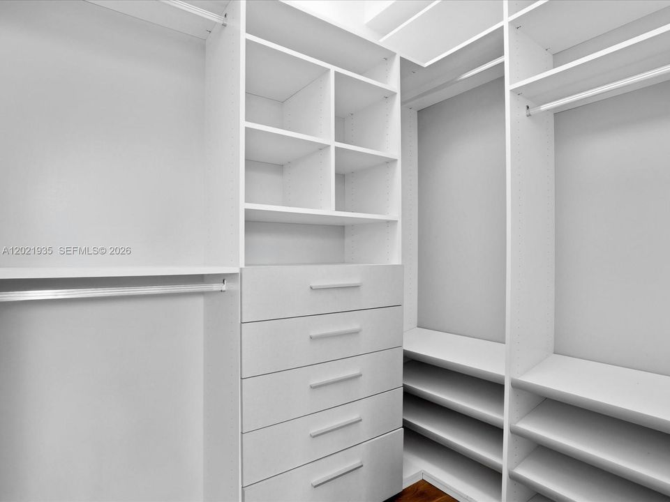En Renta: $28,500 (5 camas, 5 baños, 3650 Pies cuadrados)