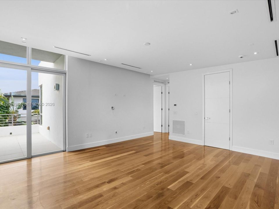 En Renta: $28,500 (5 camas, 5 baños, 3650 Pies cuadrados)