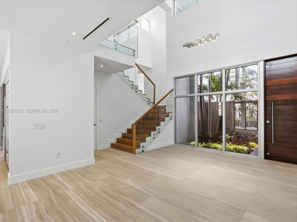 En Renta: $28,500 (5 camas, 5 baños, 3650 Pies cuadrados)