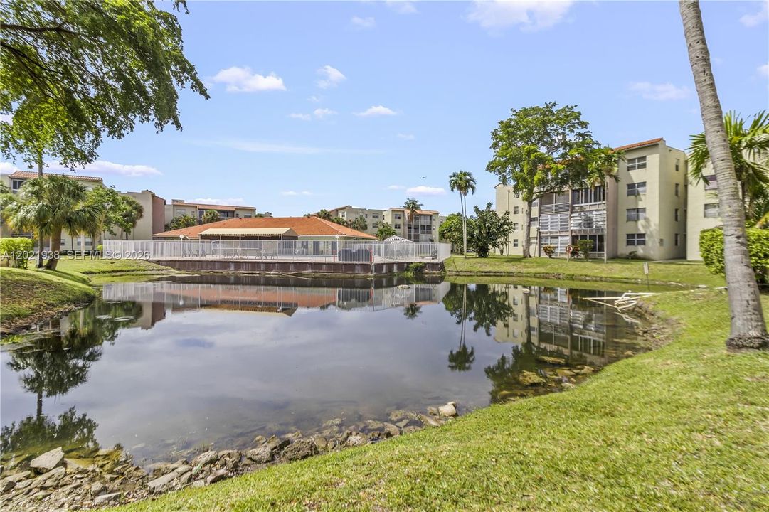 For Sale: $175,000 (2 beds, 2 baths, 1000 Square Feet)