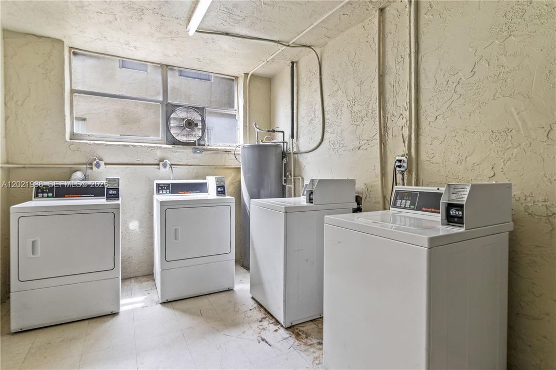 For Sale: $175,000 (2 beds, 2 baths, 1000 Square Feet)