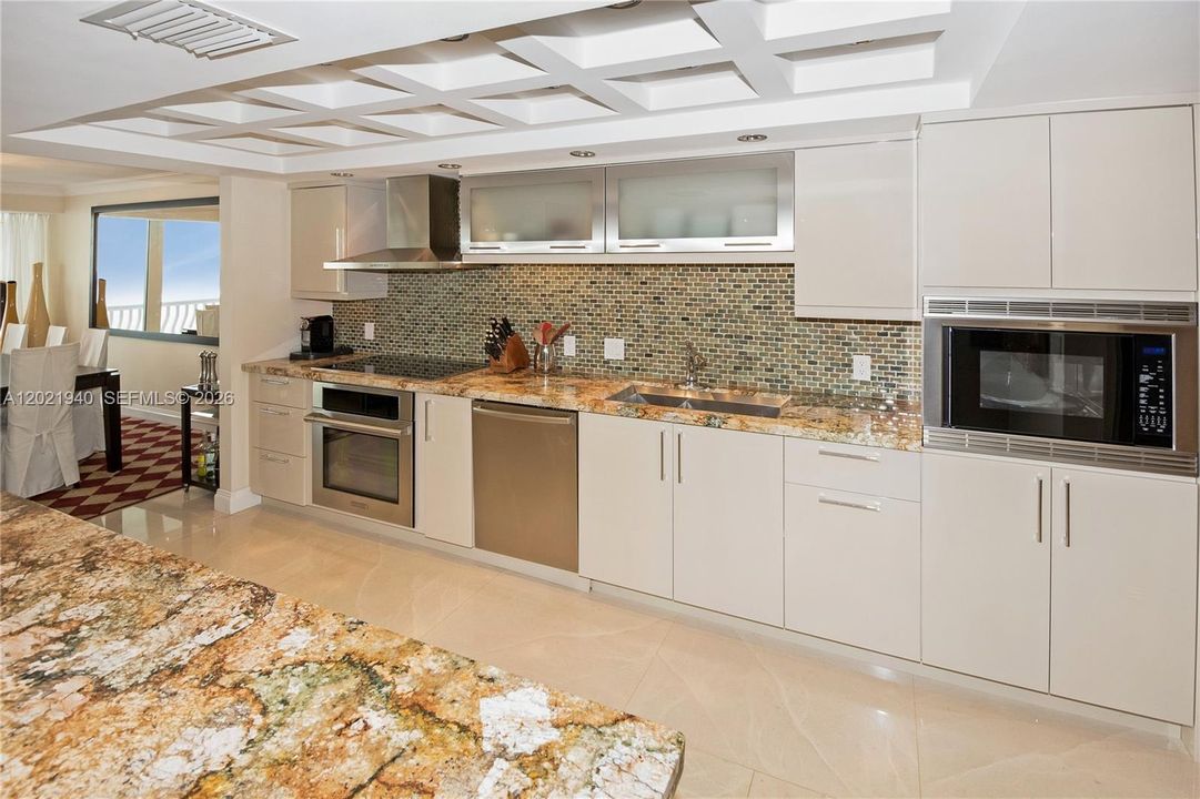 For Sale: $1,595,000 (2 beds, 2 baths, 2170 Square Feet)