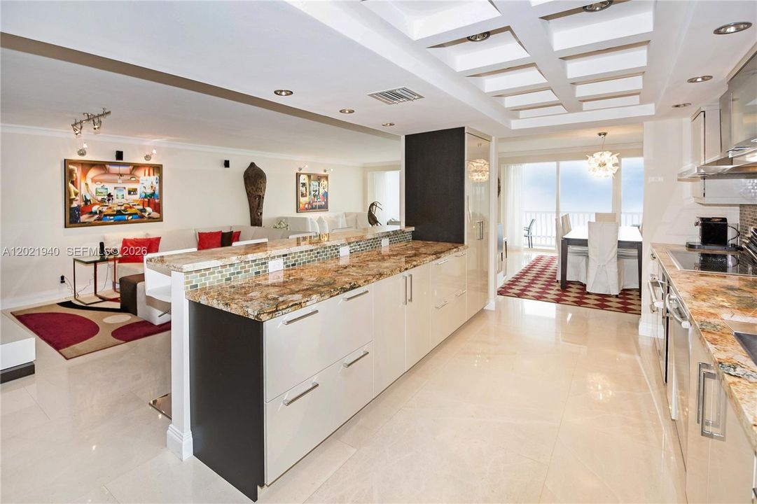 For Sale: $1,595,000 (2 beds, 2 baths, 2170 Square Feet)