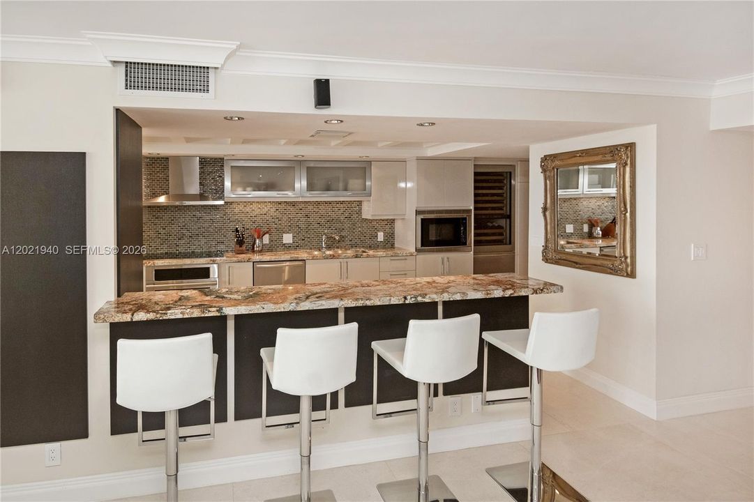 For Sale: $1,595,000 (2 beds, 2 baths, 2170 Square Feet)