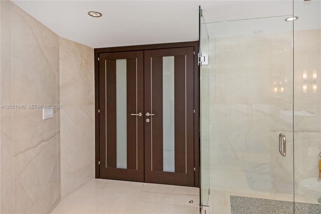 For Sale: $1,595,000 (2 beds, 2 baths, 2170 Square Feet)