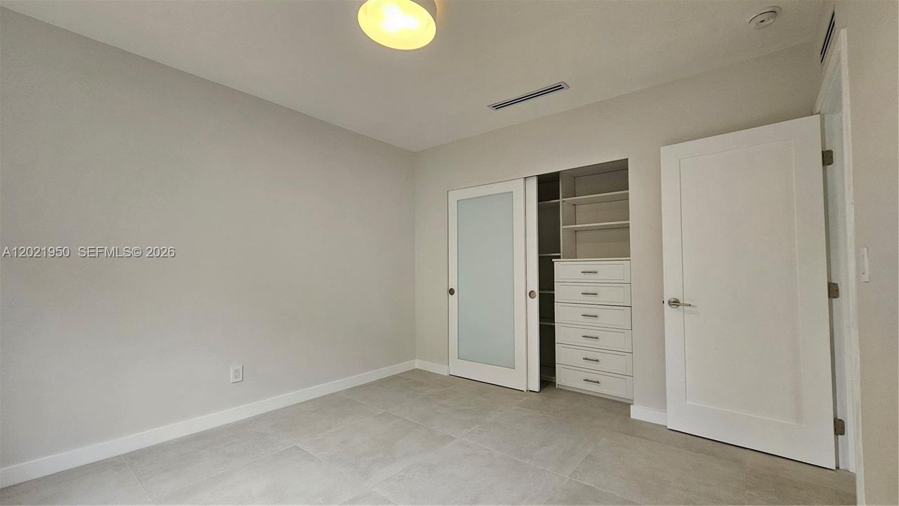 En Renta: $4,800 (4 camas, 2 baños, 1416 Pies cuadrados)