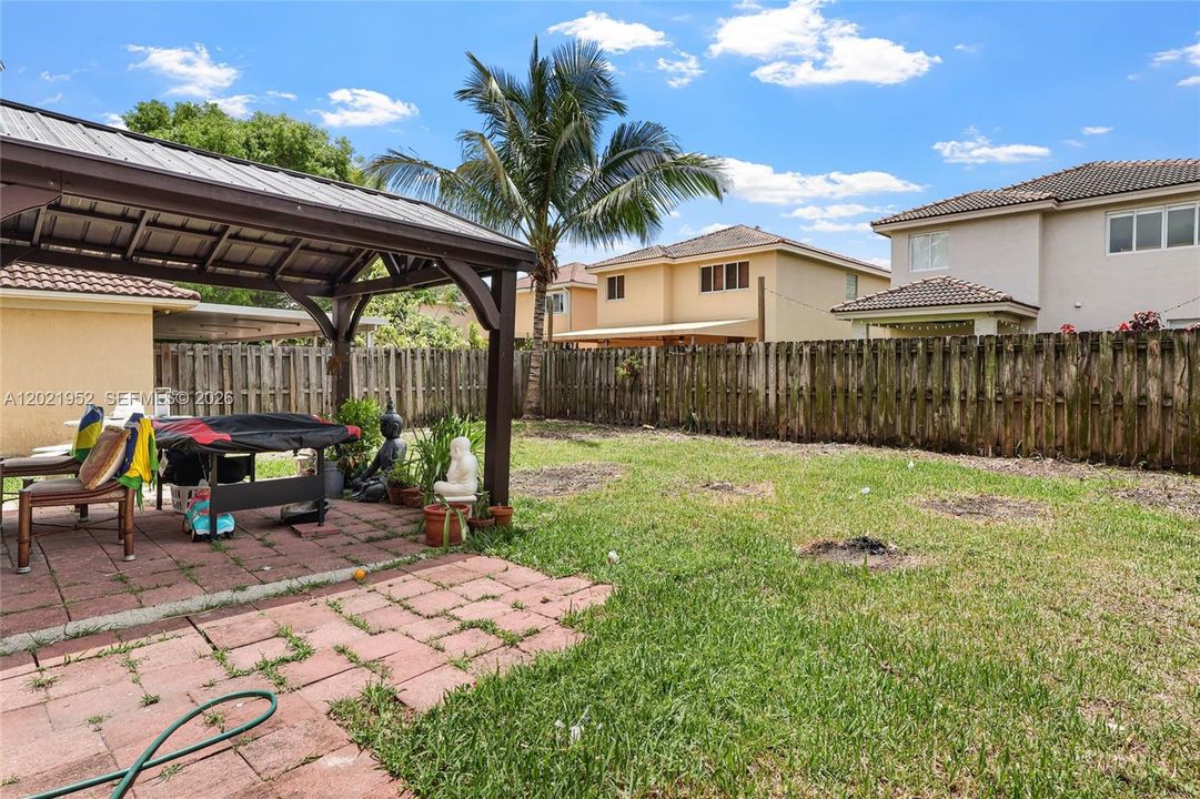 For Sale: $625,000 (5 beds, 3 baths, 2061 Square Feet)