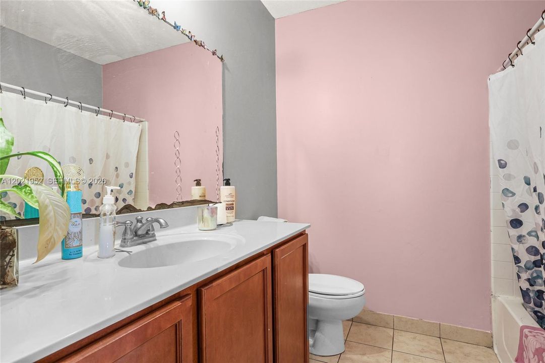 For Sale: $625,000 (5 beds, 3 baths, 2061 Square Feet)