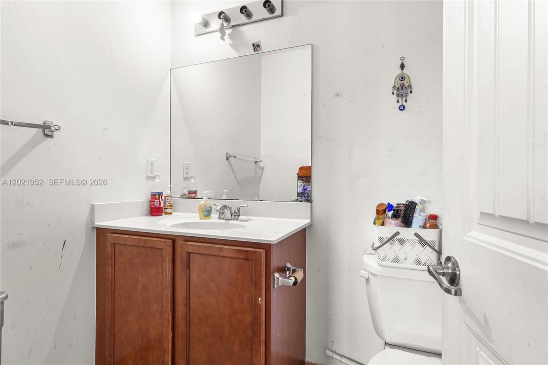 For Sale: $625,000 (5 beds, 3 baths, 2061 Square Feet)