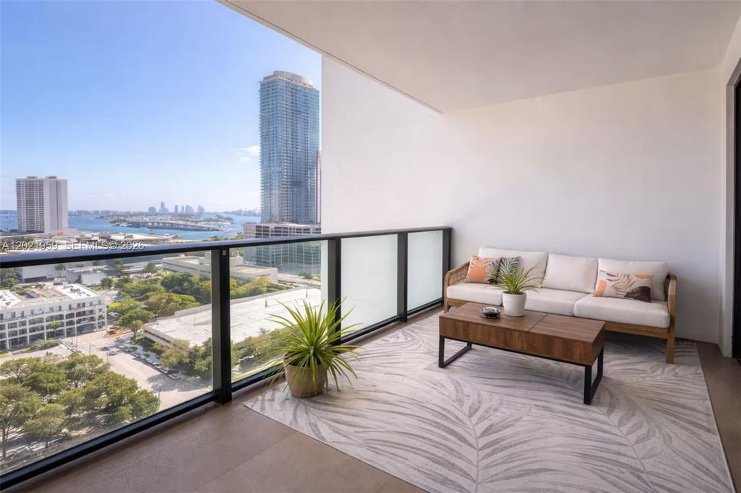: $479,000 (1 beds, 1 baths, 867 Square Feet)