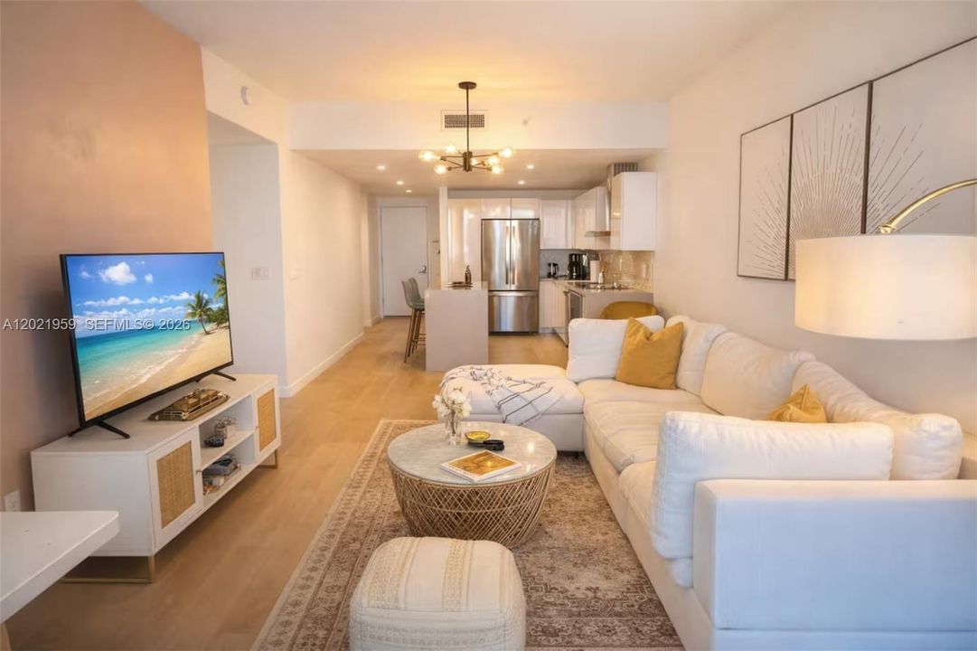 : $479,000 (1 beds, 1 baths, 867 Square Feet)