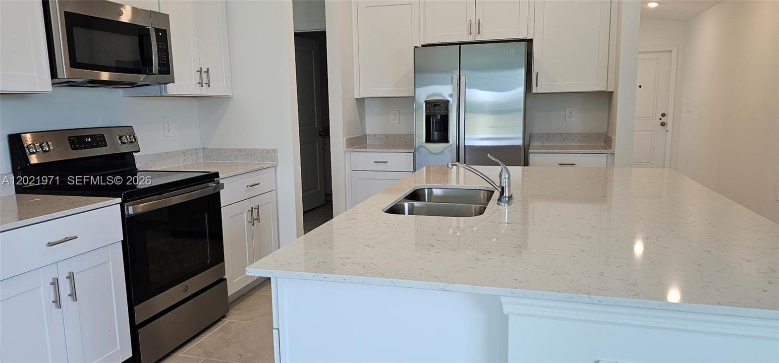 For Rent: $2,200 (3 beds, 2 baths, 1448 Square Feet)