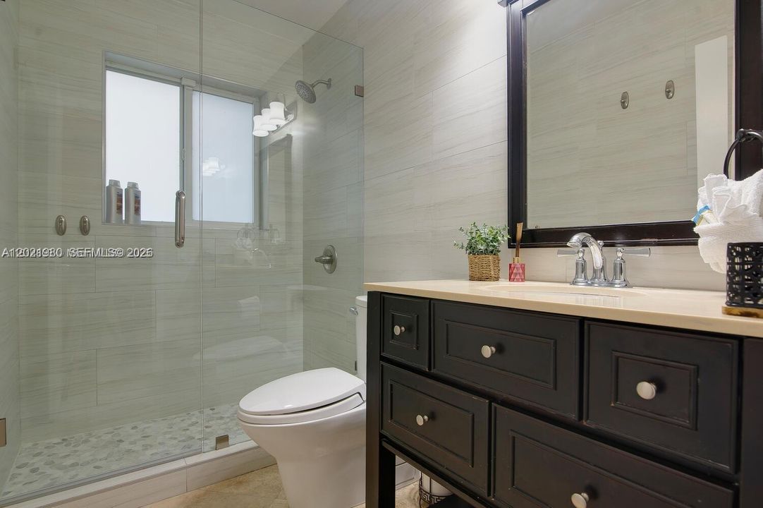 В аренду: $12,000 (5 спален, 3 ванн, 2948 Квадратных фут)