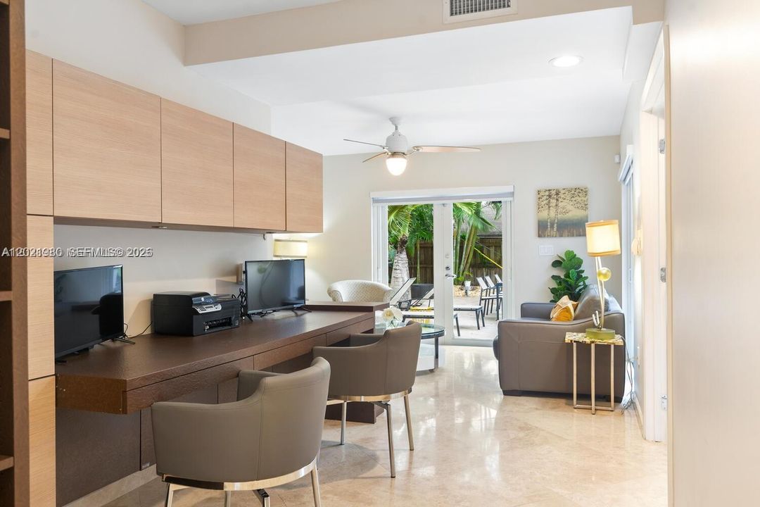 В аренду: $12,000 (5 спален, 3 ванн, 2948 Квадратных фут)