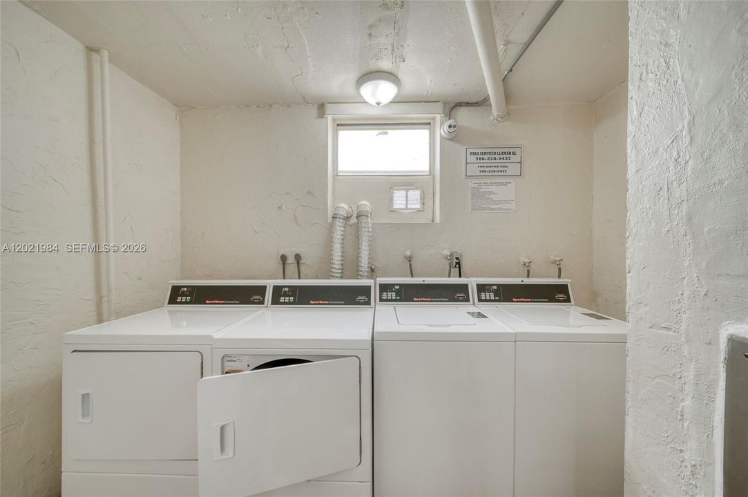 For Sale: $189,000 (1 beds, 1 baths, 598 Square Feet)