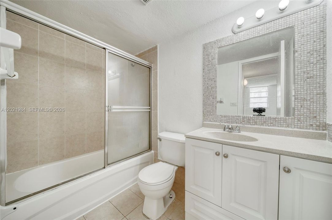 For Sale: $189,000 (1 beds, 1 baths, 598 Square Feet)
