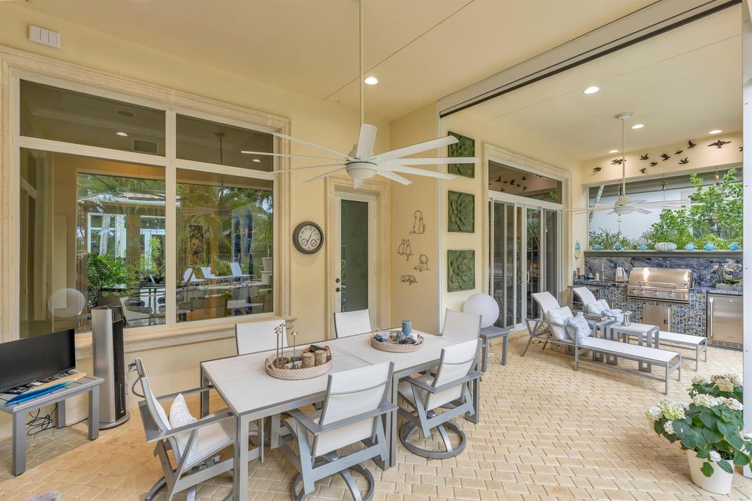 LANAI WITH PHANTOM SCREENS
