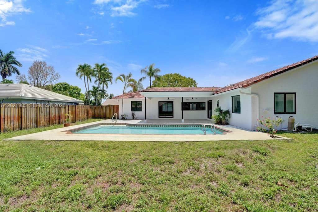 For Sale: $749,000 (5 beds, 3 baths, 2089 Square Feet)