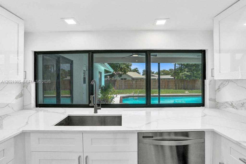For Sale: $749,000 (5 beds, 3 baths, 2089 Square Feet)