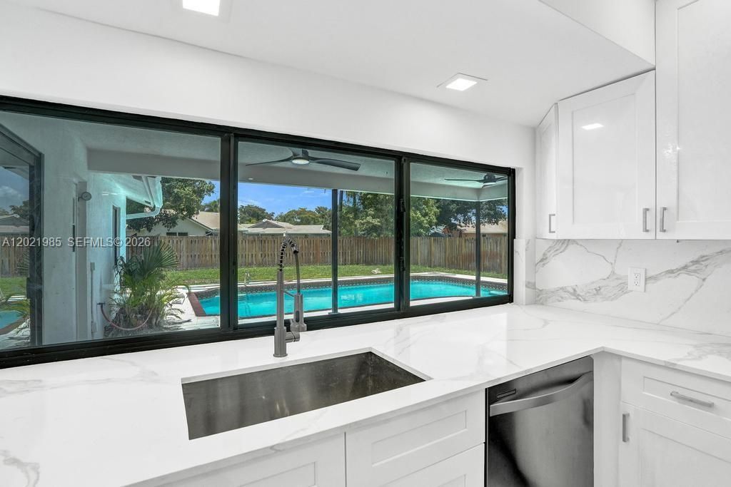 For Sale: $749,000 (5 beds, 3 baths, 2089 Square Feet)