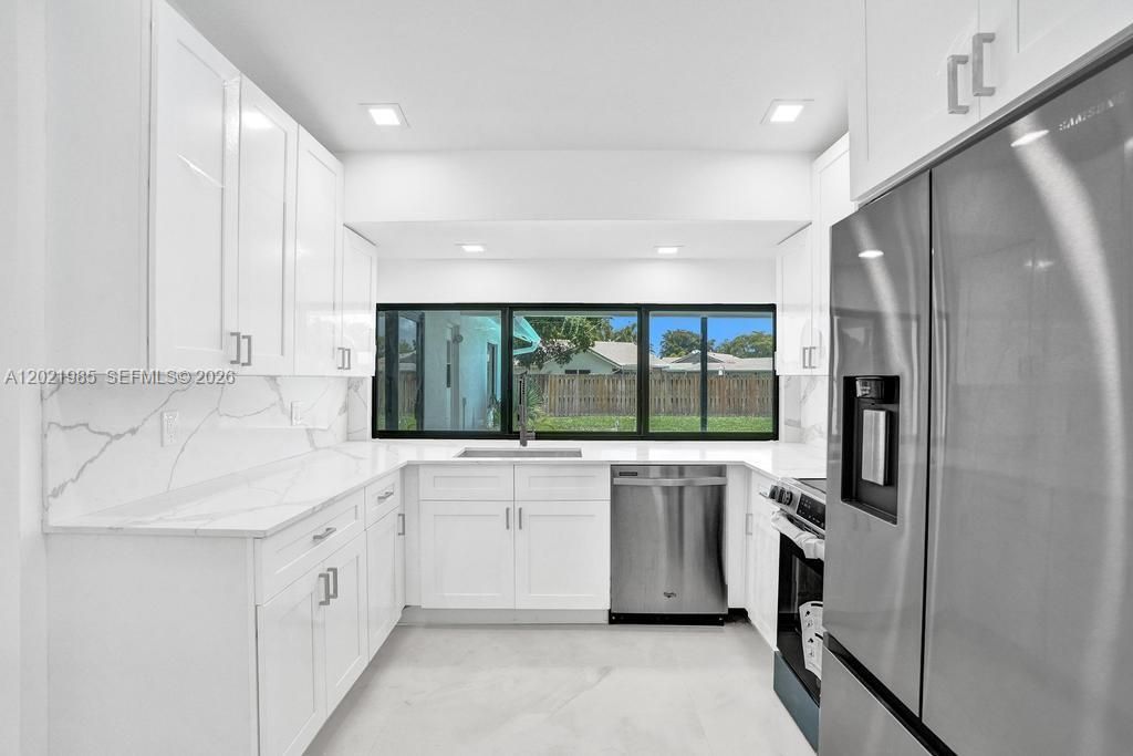 For Sale: $749,000 (5 beds, 3 baths, 2089 Square Feet)