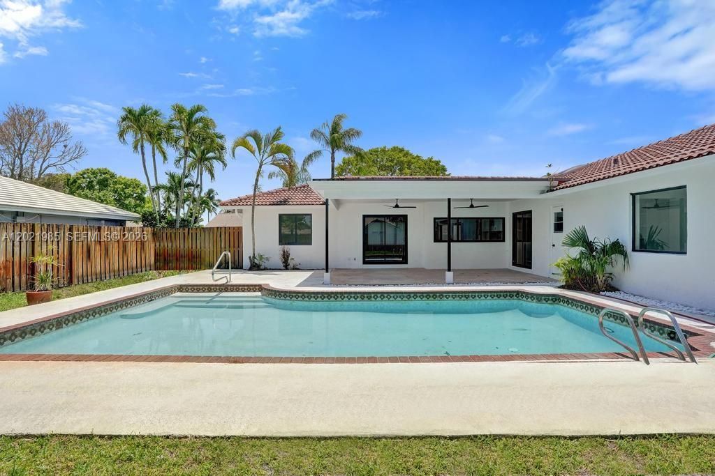 For Sale: $749,000 (5 beds, 3 baths, 2089 Square Feet)
