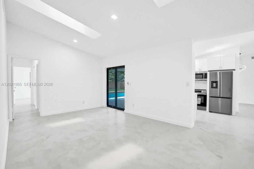 For Sale: $749,000 (5 beds, 3 baths, 2089 Square Feet)