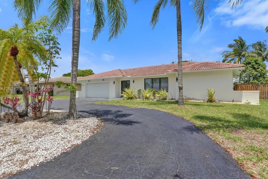For Sale: $749,000 (5 beds, 3 baths, 2089 Square Feet)