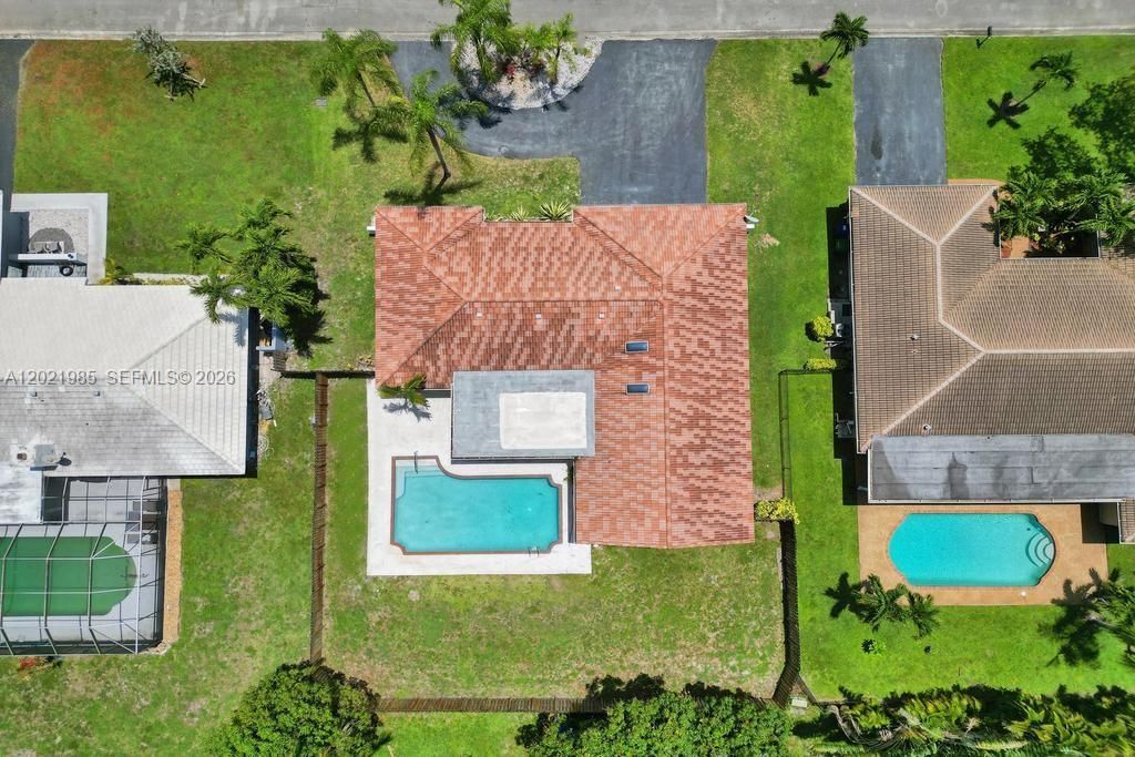 For Sale: $749,000 (5 beds, 3 baths, 2089 Square Feet)