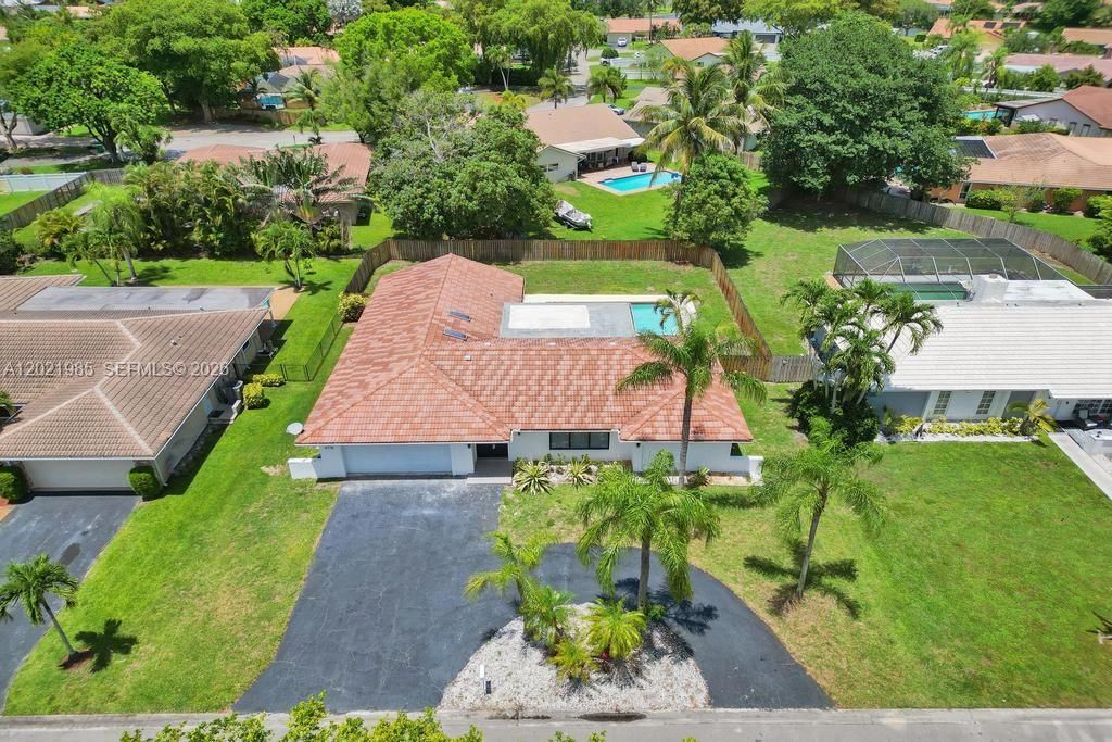 For Sale: $749,000 (5 beds, 3 baths, 2089 Square Feet)