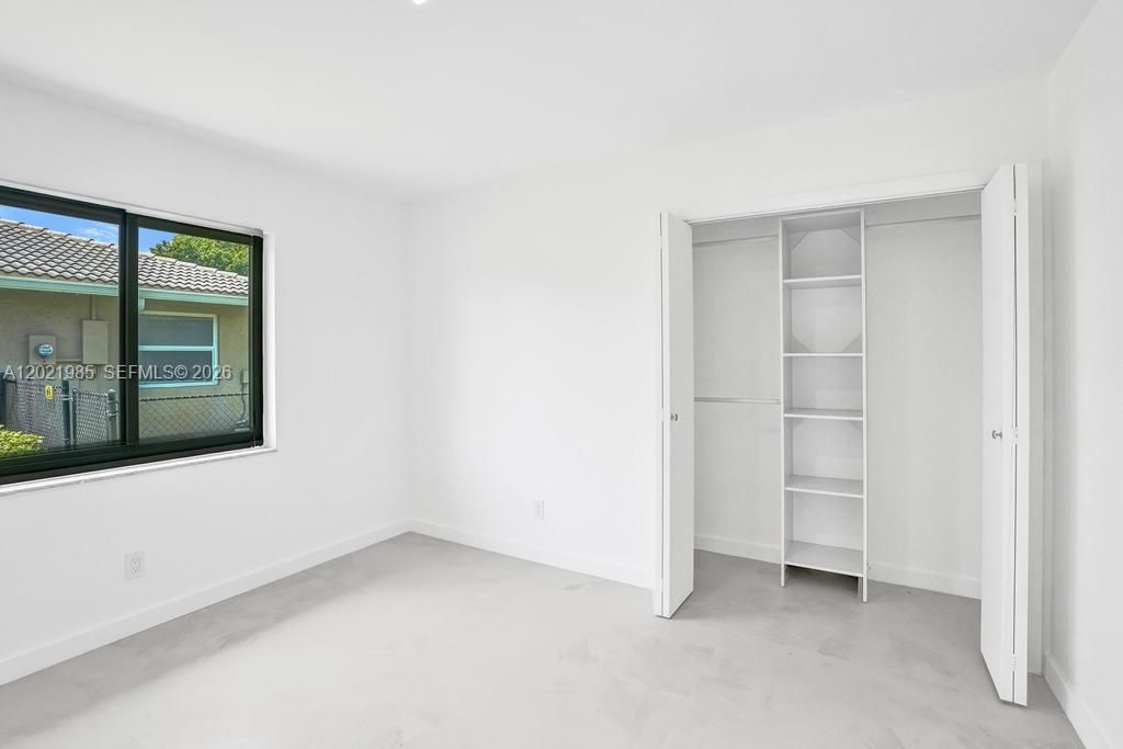 For Sale: $749,000 (5 beds, 3 baths, 2089 Square Feet)