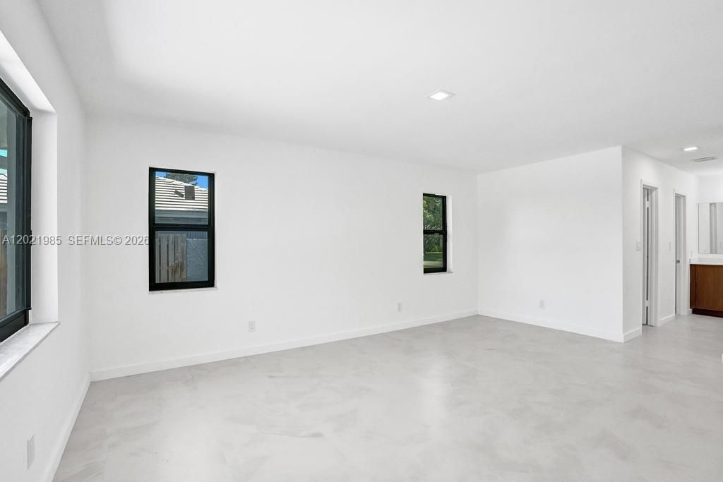 For Sale: $749,000 (5 beds, 3 baths, 2089 Square Feet)