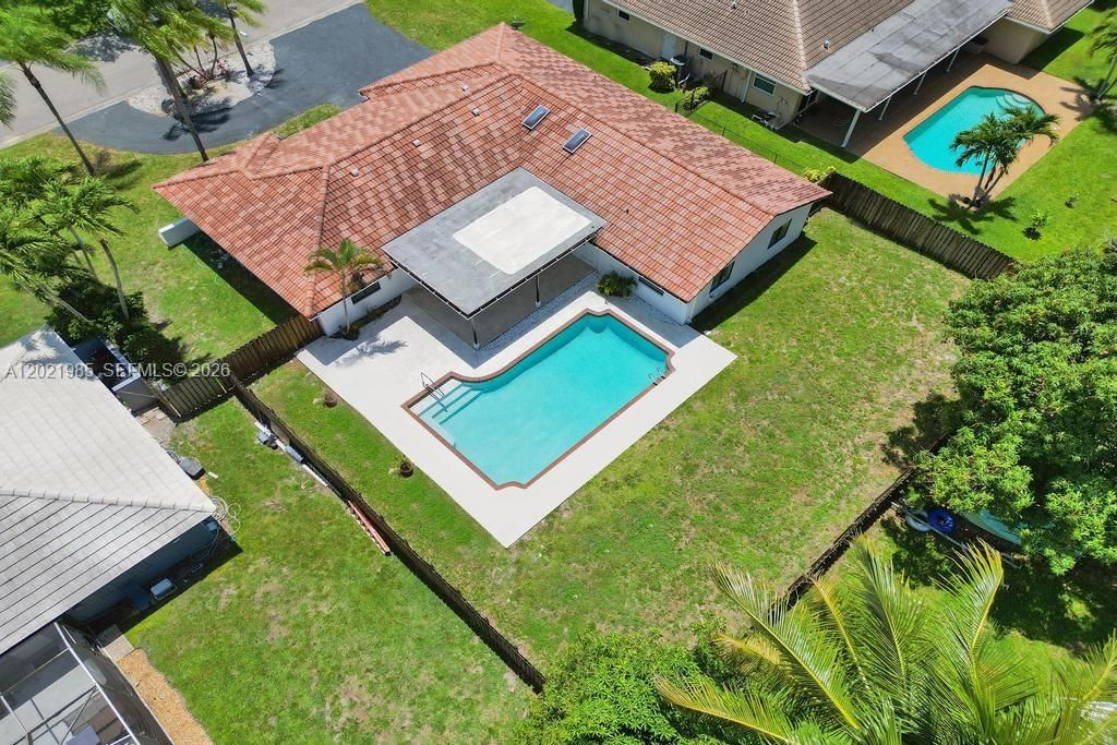 For Sale: $749,000 (5 beds, 3 baths, 2089 Square Feet)