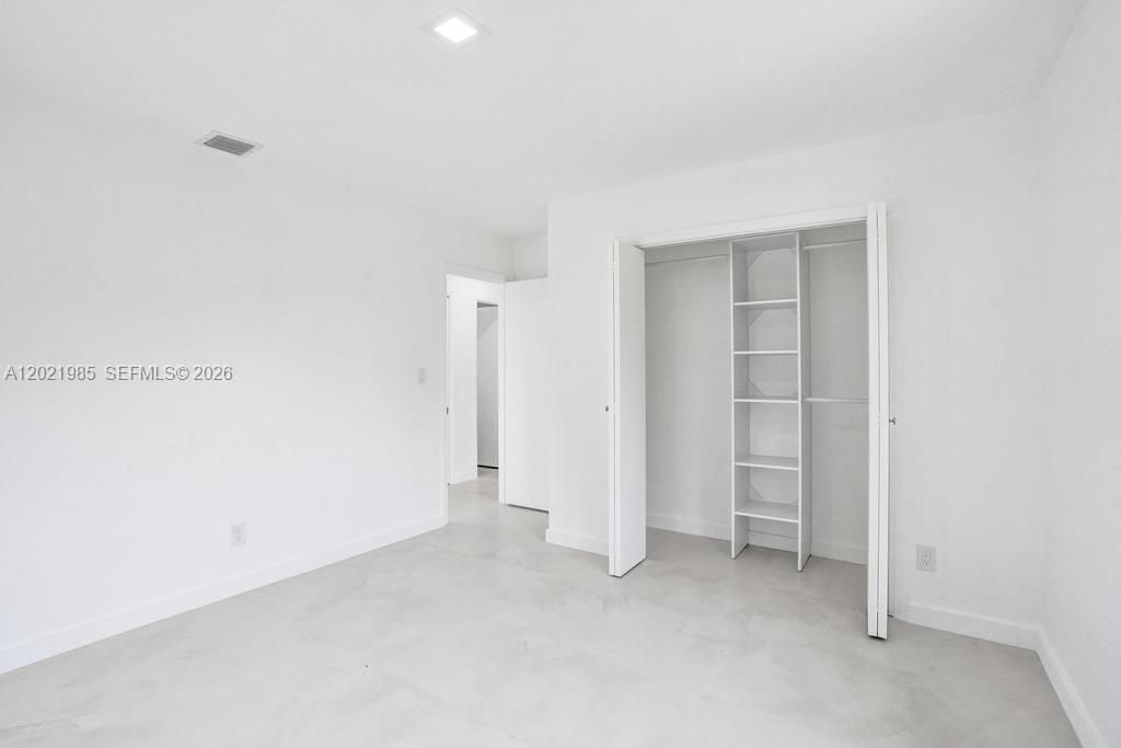 For Sale: $749,000 (5 beds, 3 baths, 2089 Square Feet)