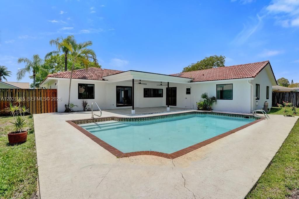 For Sale: $749,000 (5 beds, 3 baths, 2089 Square Feet)