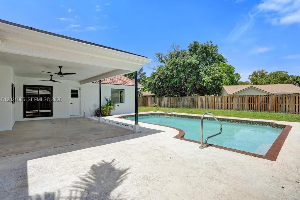 For Sale: $749,000 (5 beds, 3 baths, 2089 Square Feet)