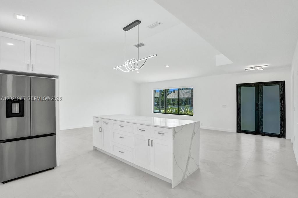 For Sale: $749,000 (5 beds, 3 baths, 2089 Square Feet)