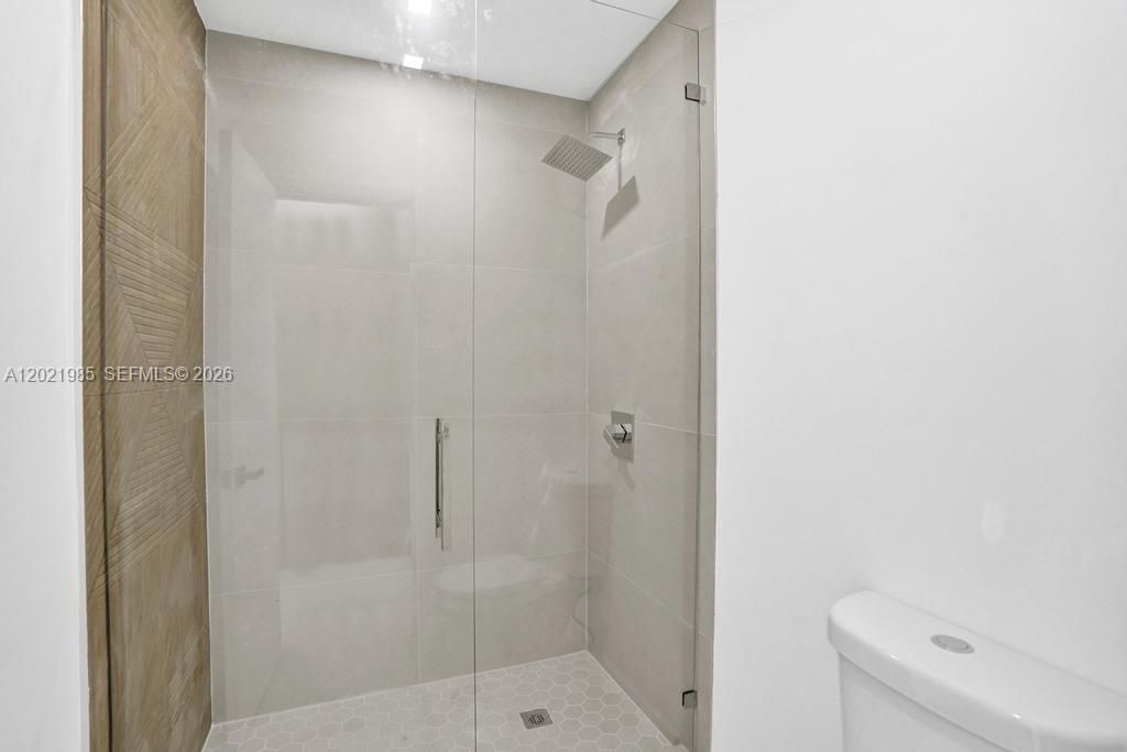 For Sale: $749,000 (5 beds, 3 baths, 2089 Square Feet)