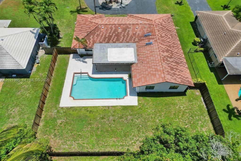 For Sale: $749,000 (5 beds, 3 baths, 2089 Square Feet)