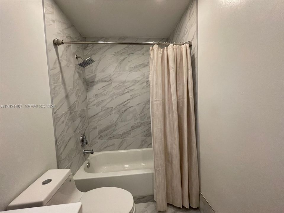 En Renta: $3,600 (3 camas, 2 baños, 1650 Pies cuadrados)