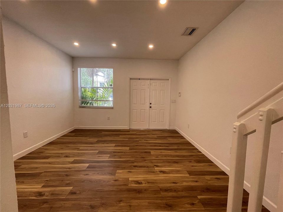 En Renta: $3,600 (3 camas, 2 baños, 1650 Pies cuadrados)