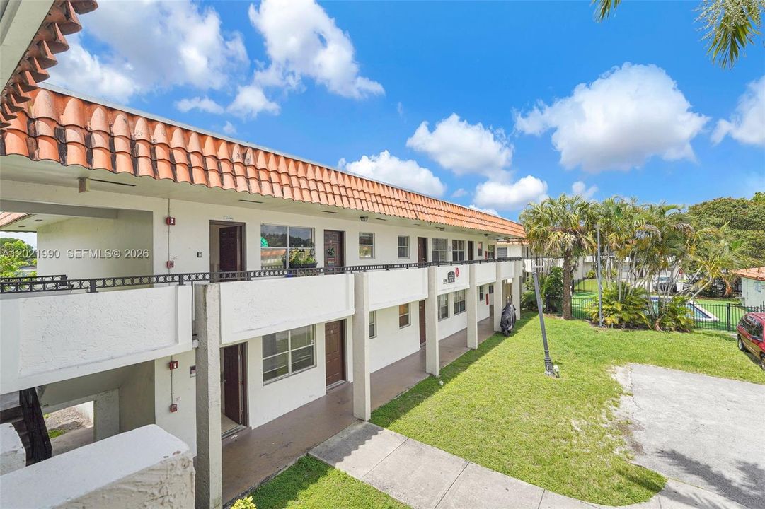 For Rent: $2,100 (3 beds, 1 baths, 771 Square Feet)