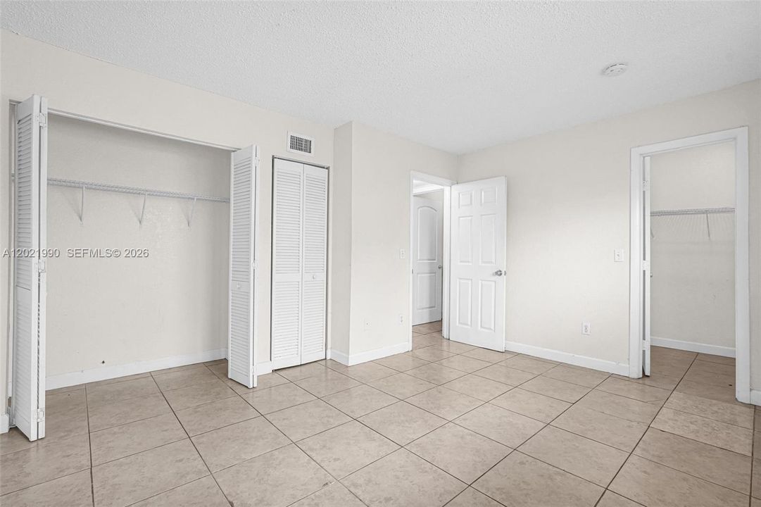 For Rent: $2,100 (3 beds, 1 baths, 771 Square Feet)